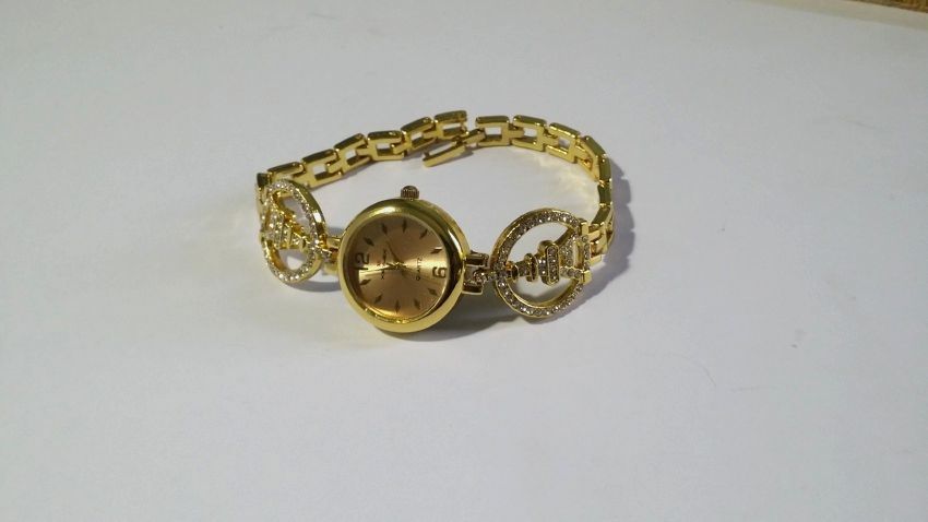 Metal Wrist Watch for Women - Golden Color