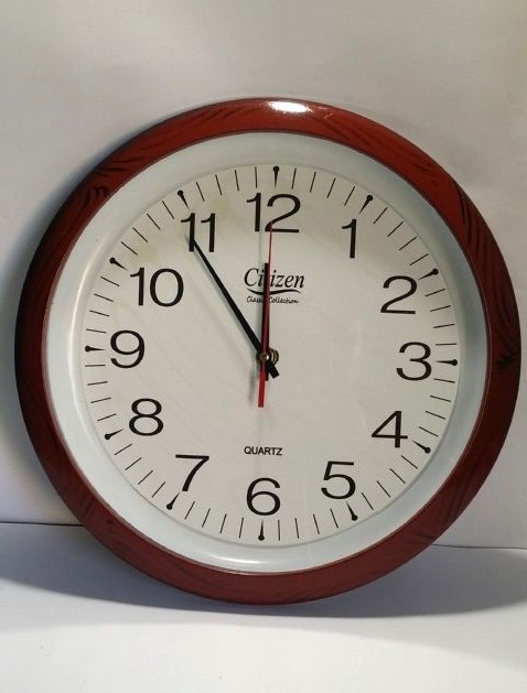 Large Circular Wall Clock - Style 2