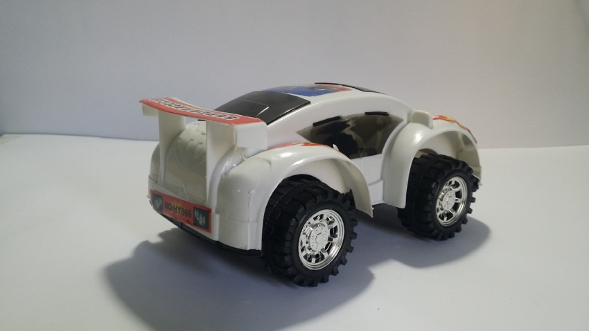 Colorful Desert Sports Car Toy with Large Tyres