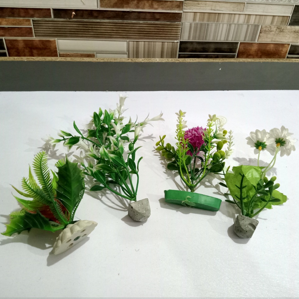 Mixed Styles Artificial Plants for Aquariums - 4 Pieces