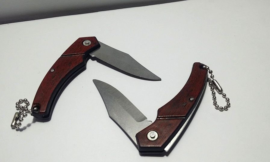 Pack of Two Key Chains - Sharp Pocket Knifes