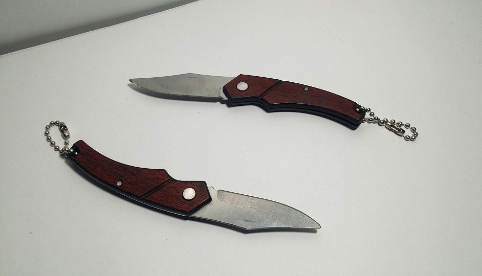 Pack of Two Key Chains - Sharp Pocket Knifes