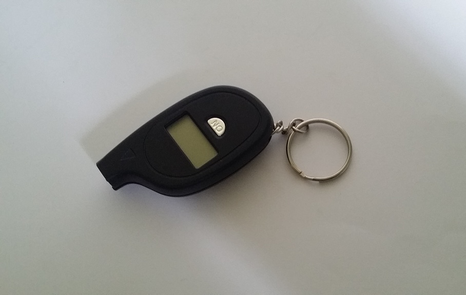 Mini Car Digital Tyre Pressure Checker Tool